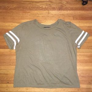 Green short sleeve crop top